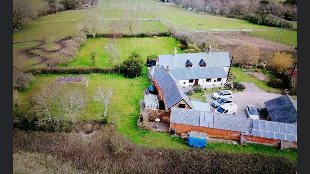 Beautiful Barn Conversion, 3 Bed, Hot Tub, Sauna, Gym, Enclosed Garden Райд Екстер'єр фото